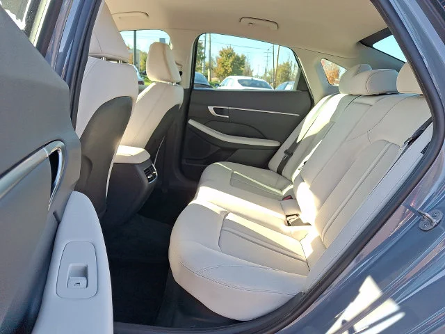 Used 2024 Blue Hyundai SEL image 10
