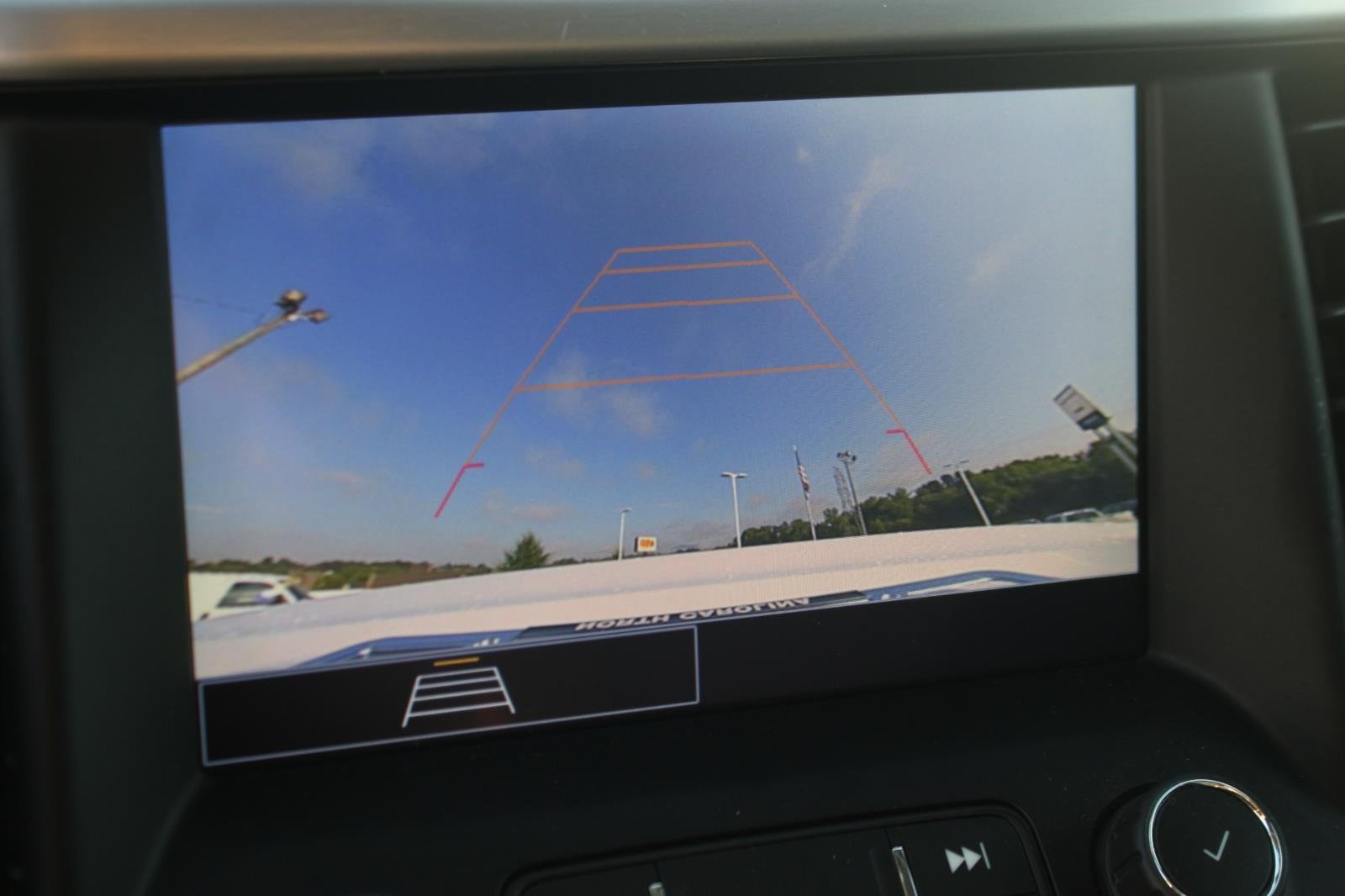 Used 2021 Summit White GMC SLE image 25