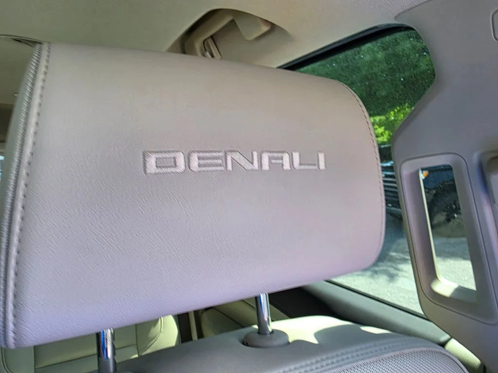 Used 2020 SUMMIT WHITE GMC Denali image 16