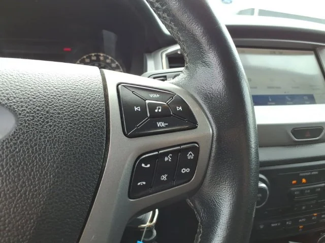 Used 2020 Silver Ford XLT image 24
