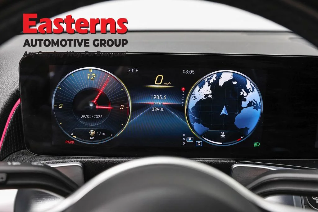 Used 2022 Black Mercedes-Benz GLB 250 image 17