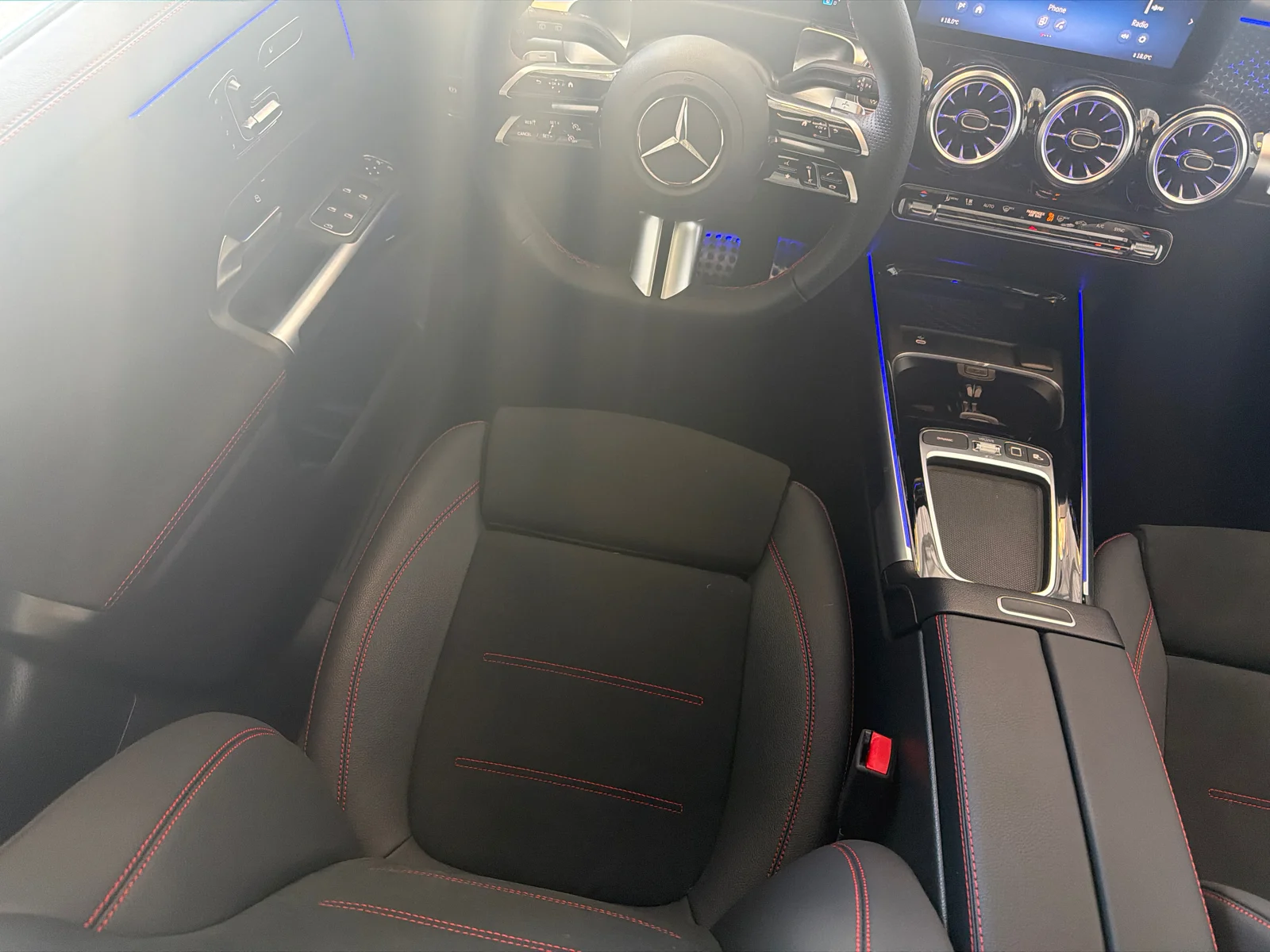 New 2026 White Mercedes-Benz Glb 250 4matic Suv image 18