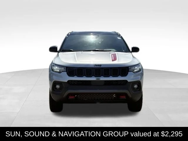New 2026 Silver Zynith Metallic Clear-Coat Exterior Paint Jeep Trailhawk image 3