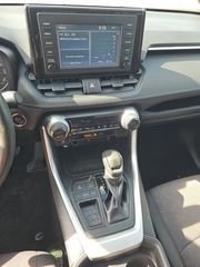 Certified Used 2019 Pearl Toyota XLE image 17