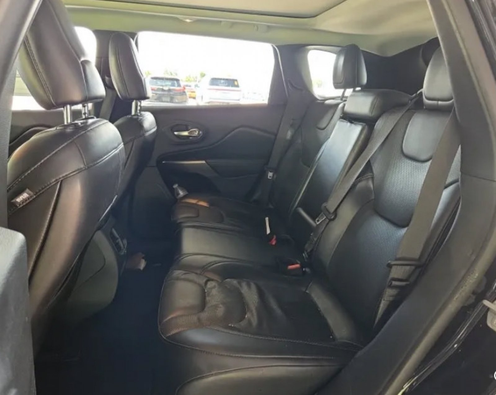 Used 2020 Diamond Black Crystal Pearlcoat Jeep Limited image 9