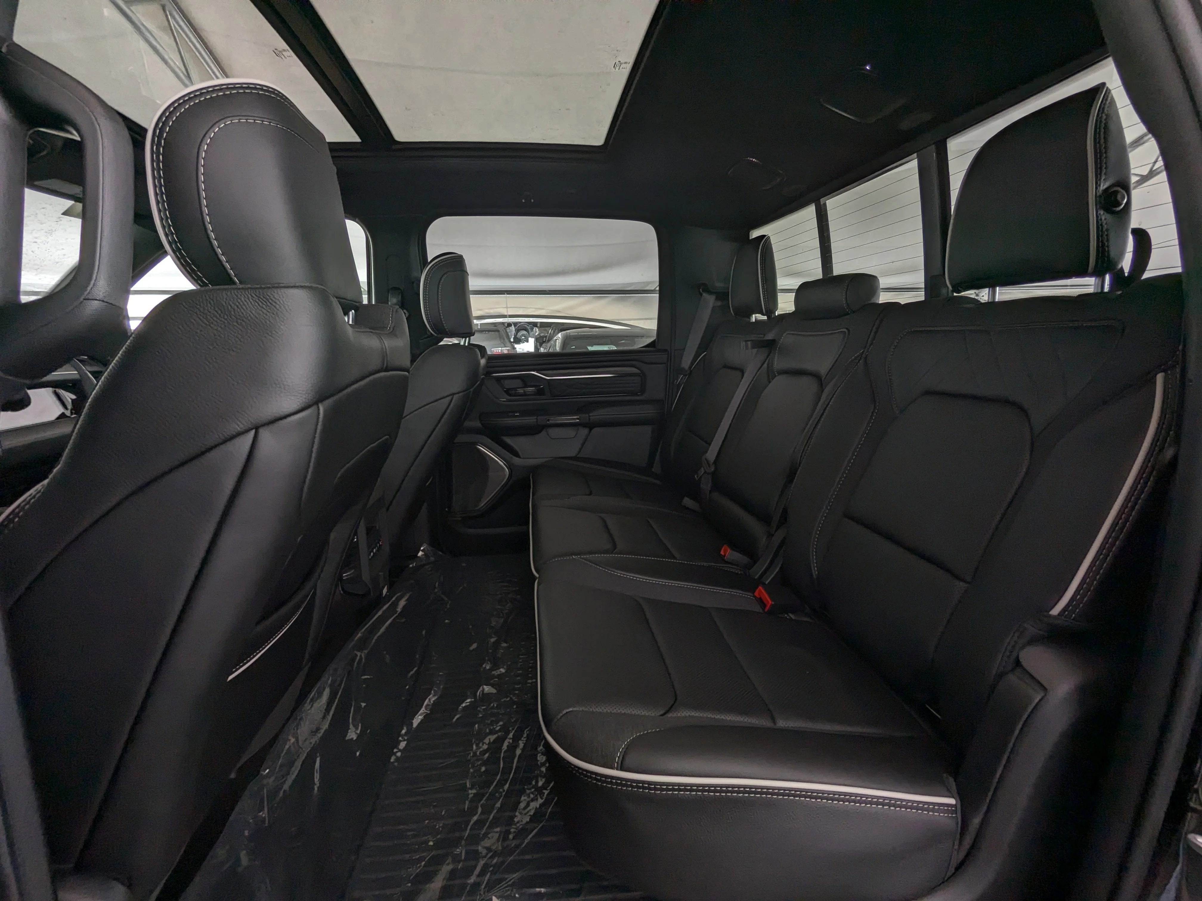 New 2026 Black RAM Limited - - Night Edition - Limited Level A Equip Grp - Dual?Pane Panoramic Sunroof - 5.7L HEMI V8 e image 32