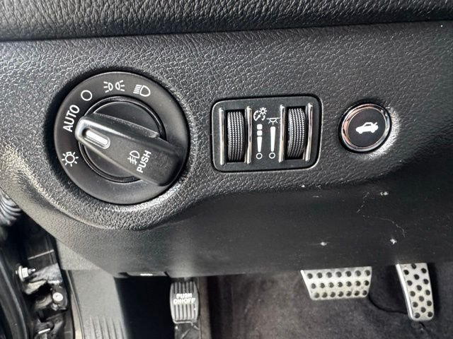 Used 2017 Pitch Black Clearcoat Dodge R/T Shaker image 15