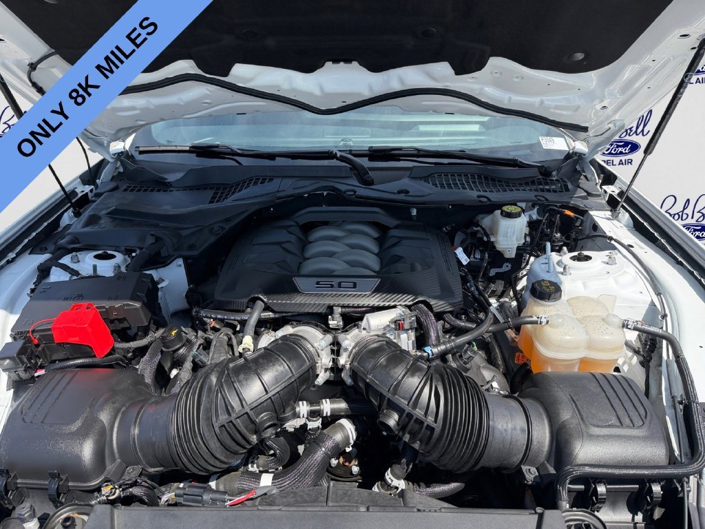 Used 2025 Oxford White Ford GT Premium image 18