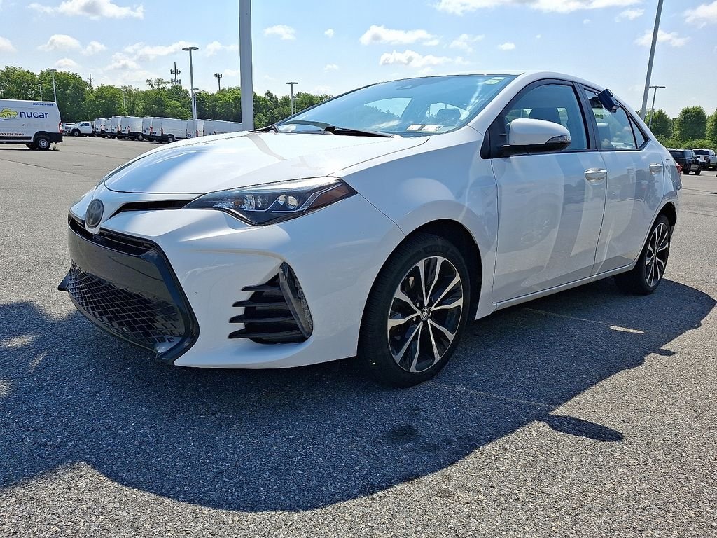 Used 2018 White Toyota SE image 3