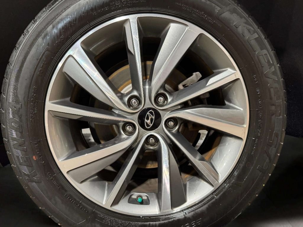 2020 Hyundai Santa Fe Limited - Photo 30