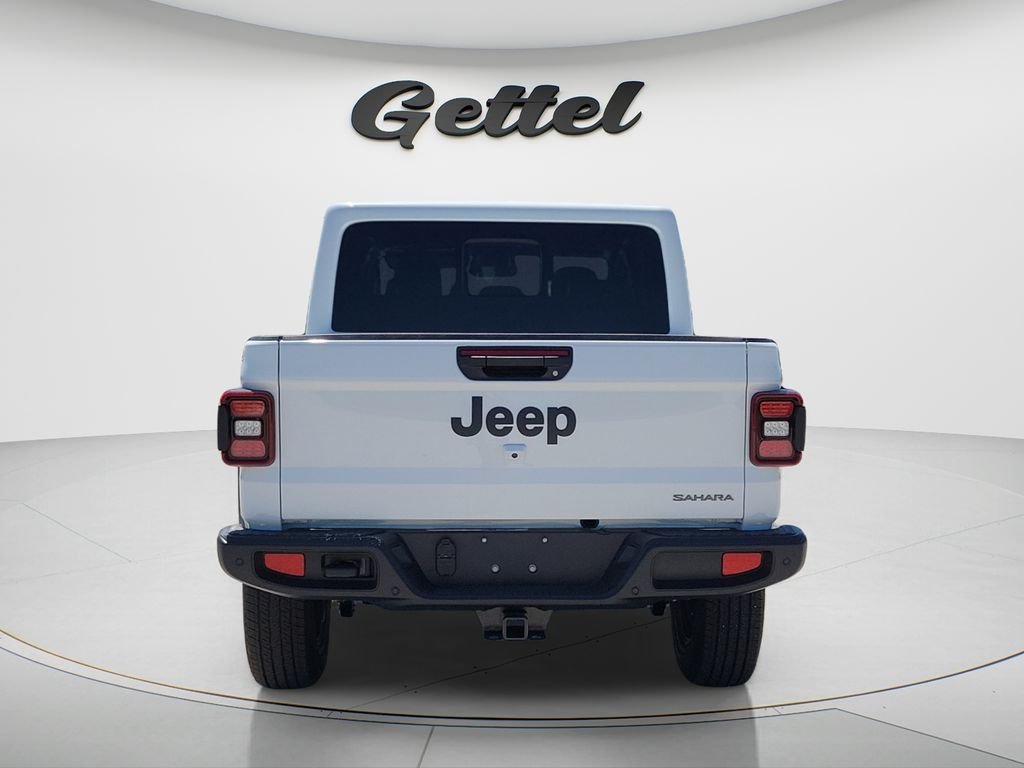New 2026 Bright White Clear-Coat Exterior Paint Jeep Sahara image 6