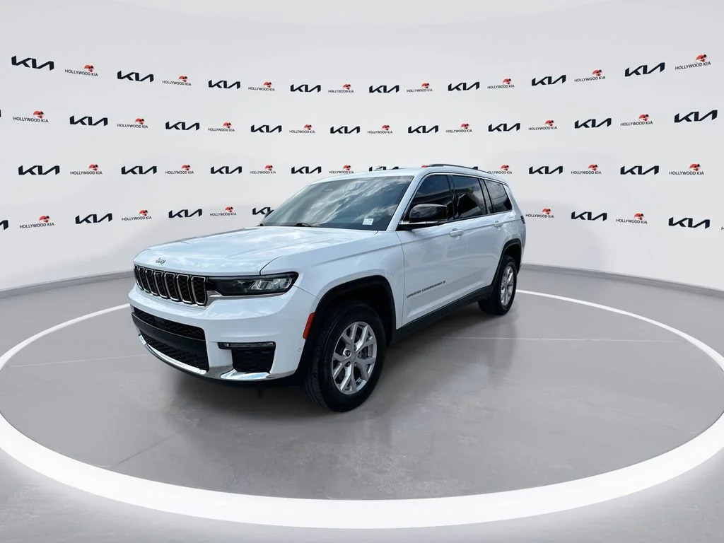 Used 2022 Bright White Clearcoat Jeep Limited image 4