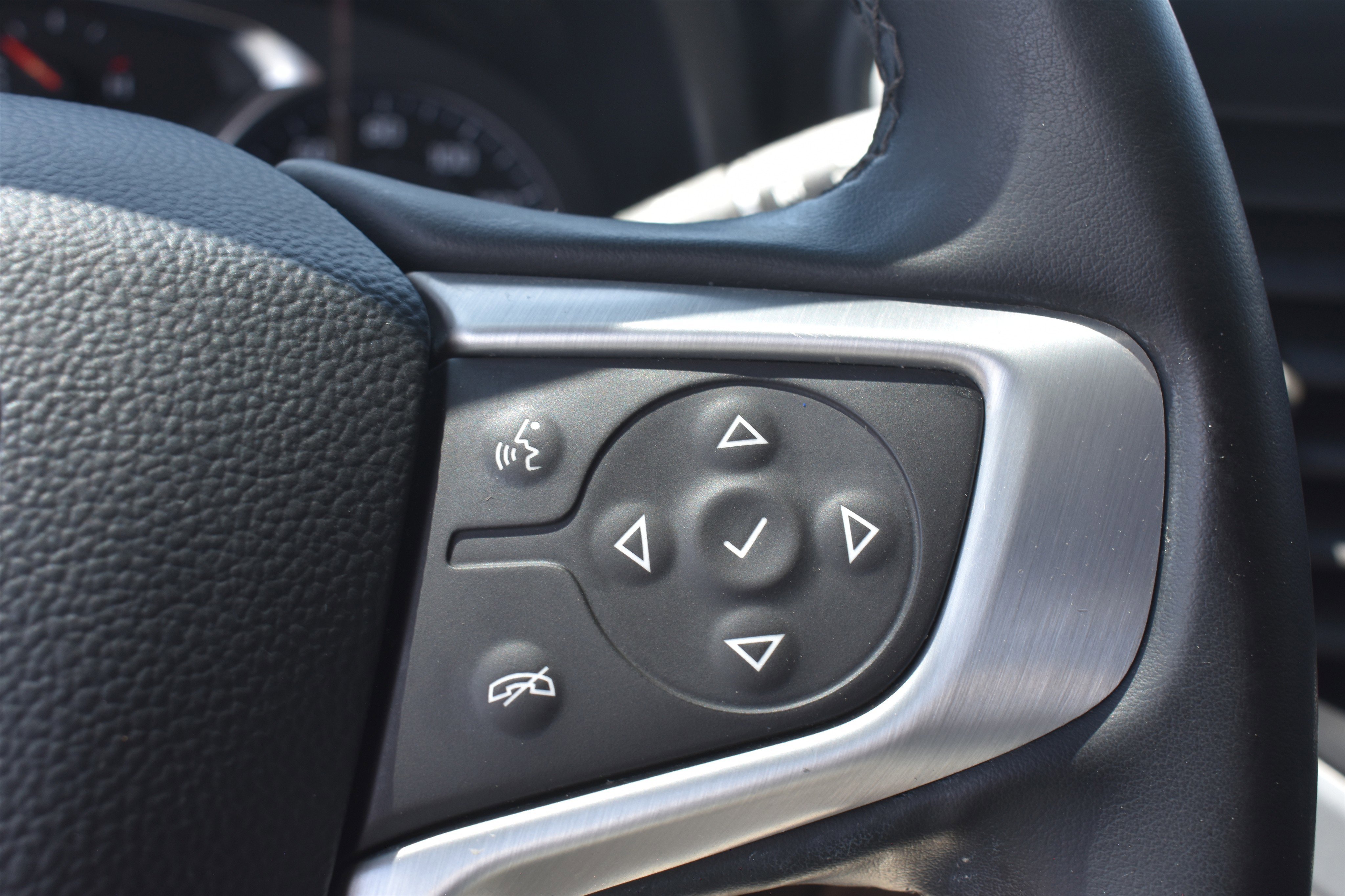 Used 2023 Sterling Metallic GMC SLT image 23