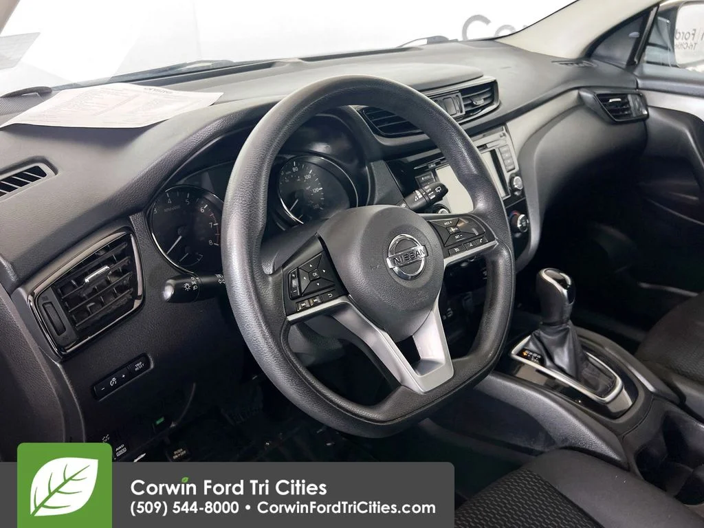 Used 2019 Brilliant Silver Metallic Nissan S image 3