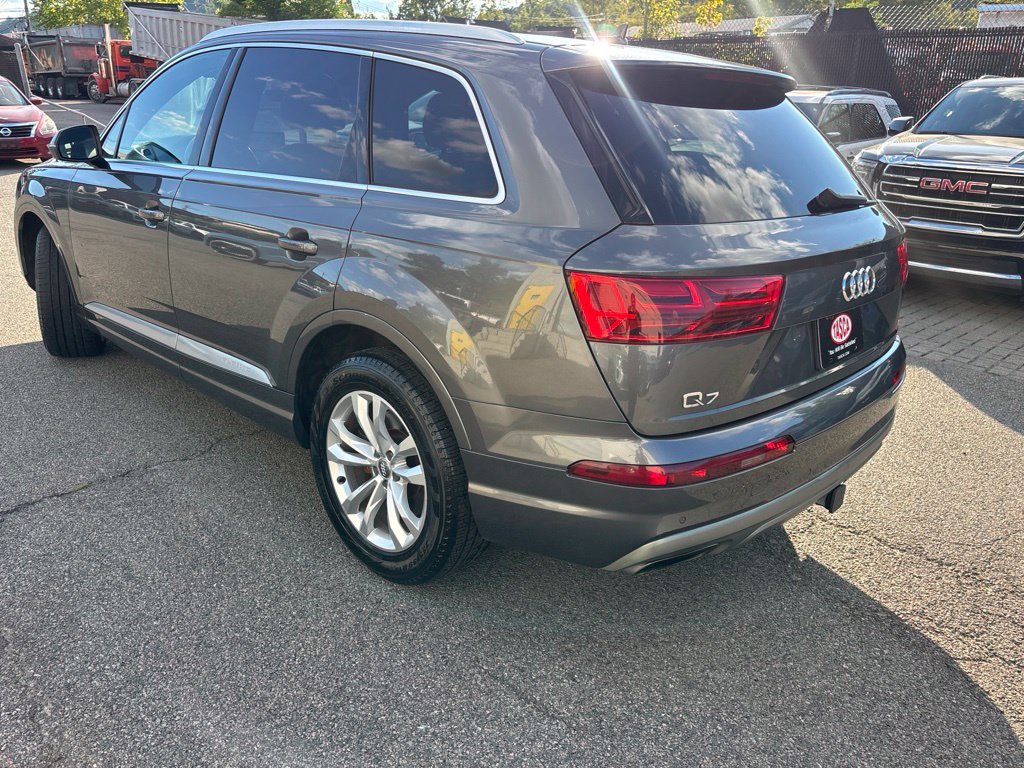 Used 2019 Gray Audi 55 Premium image 4