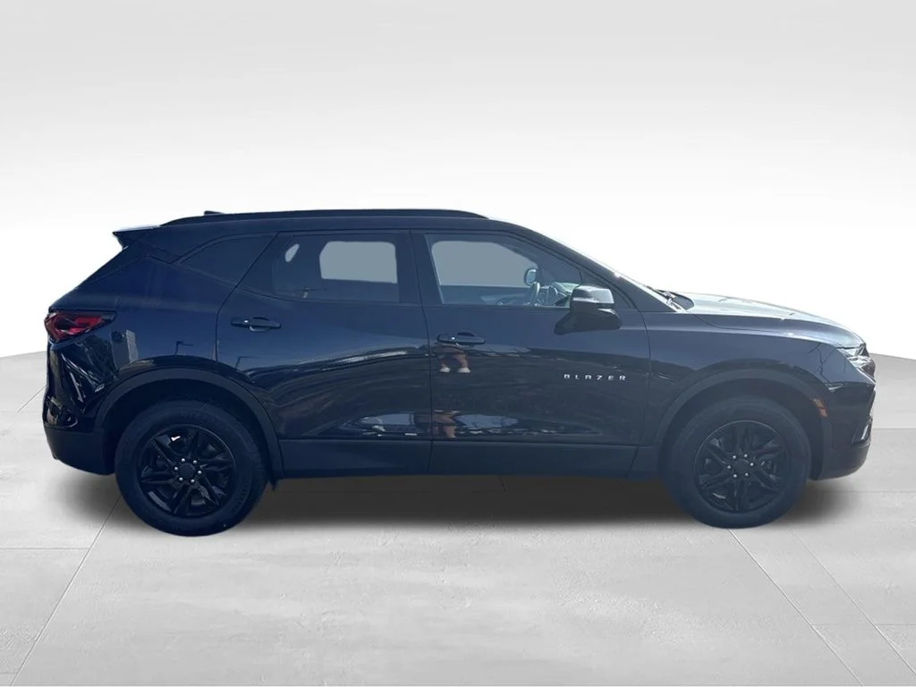 Used 2020 Midnight Blue Metallic Chevrolet LT image 7