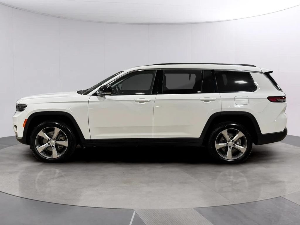 Used 2022 White/off-white Jeep Limited image 6