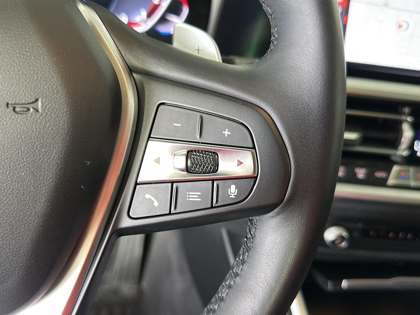 Used 2020 Black Sapphire Metallic BMW 330i xDrive image 14
