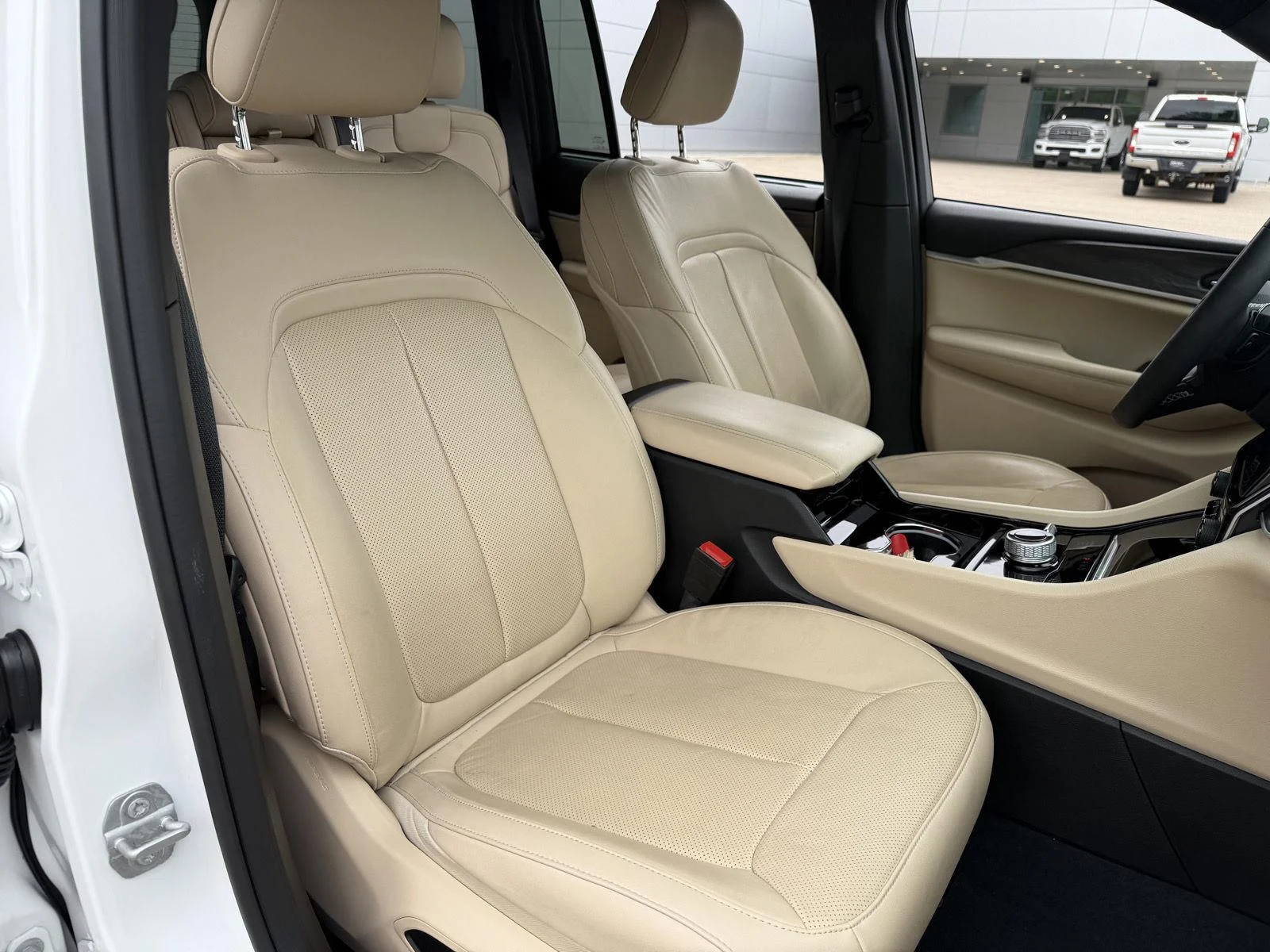 Used 2023 Bright White Clearcoat Jeep Limited image 21
