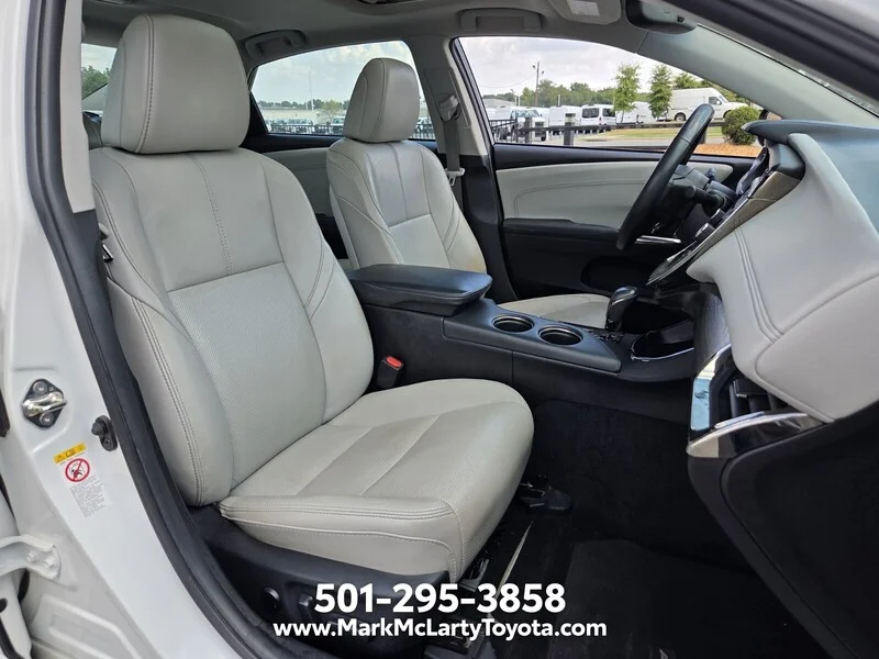 Used 2016 Blizzard Pearl TOYOTA 4DR SDN LIMITED image 16