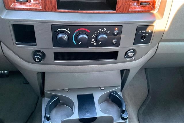 Used 2006 Red Dodge SLT image 26