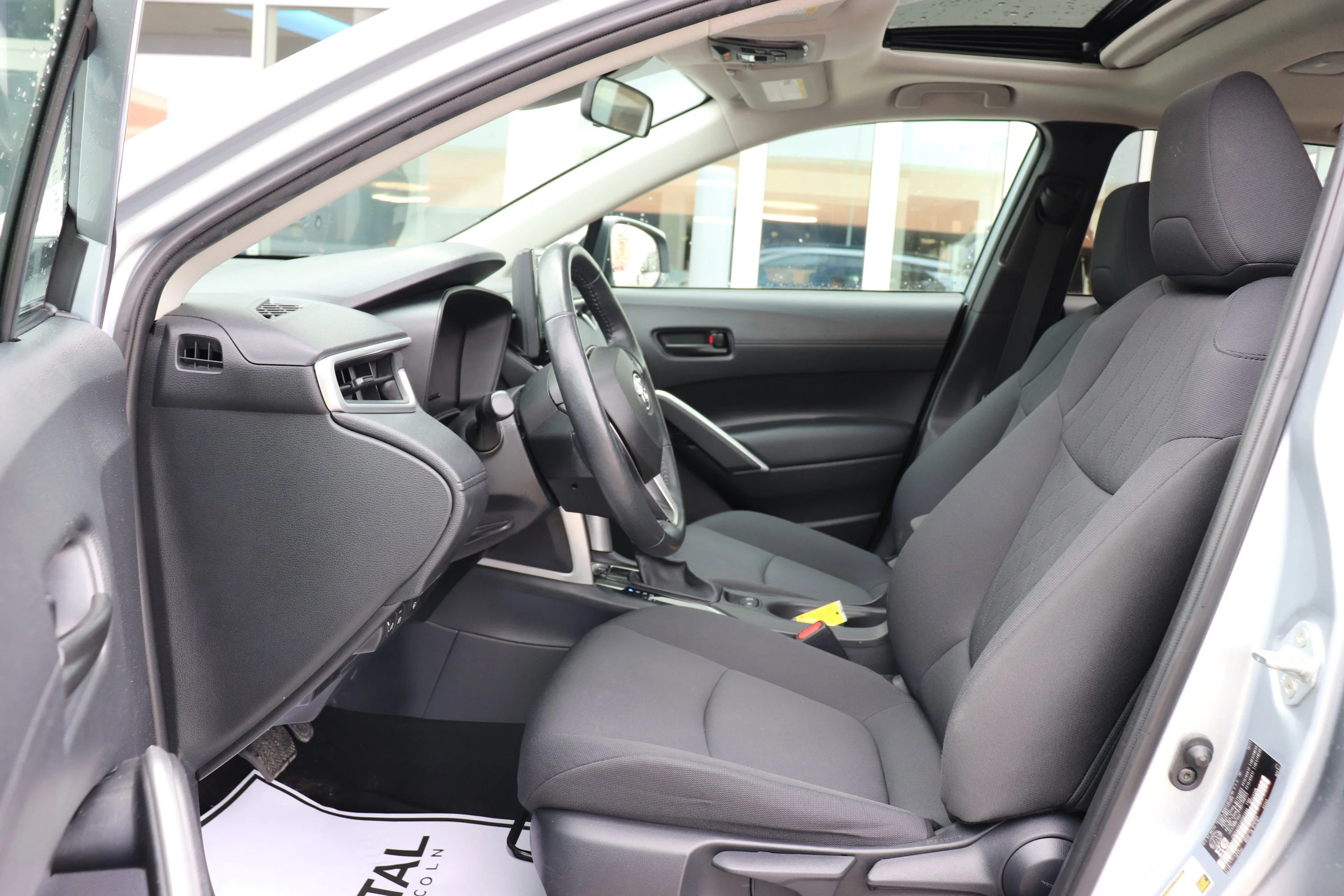Used 2022 Silver Toyota LE image 10