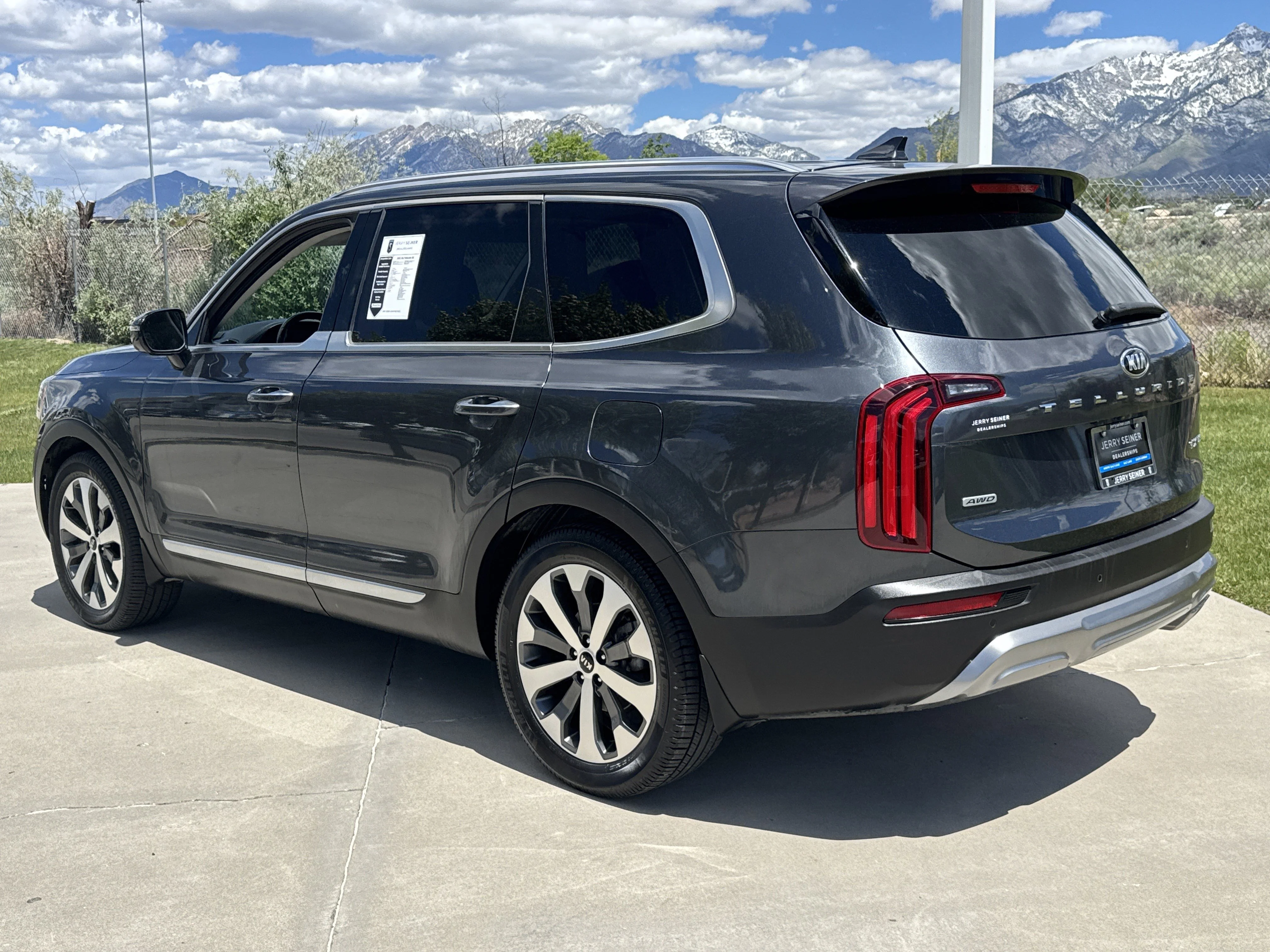 Used 2021 Gravity Gray Kia SX image 3