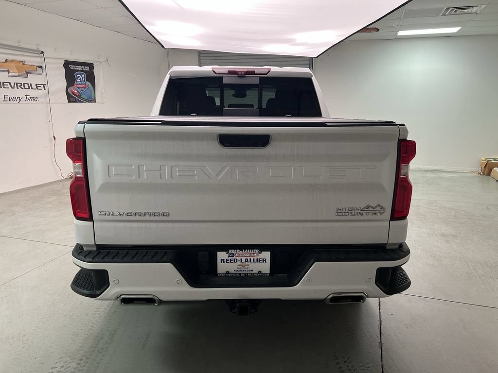 Used 2022 Iridescent Pearl Tricoat Chevrolet High Country image 7
