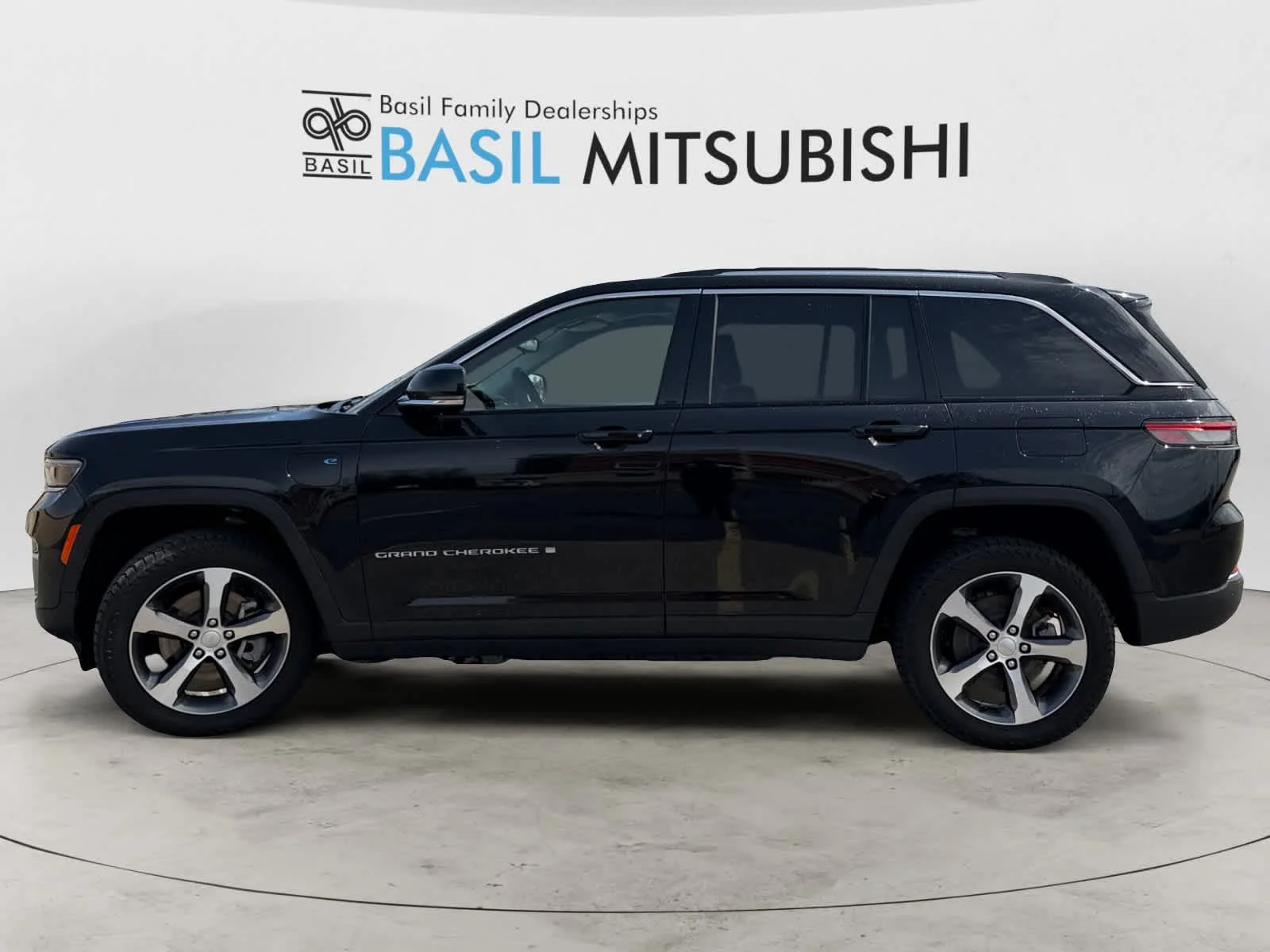 Used 2023 Jeep Grand Cherokee 4xe with VIN 1C4RJYB60PC667728 for sale in Buffalo, NY