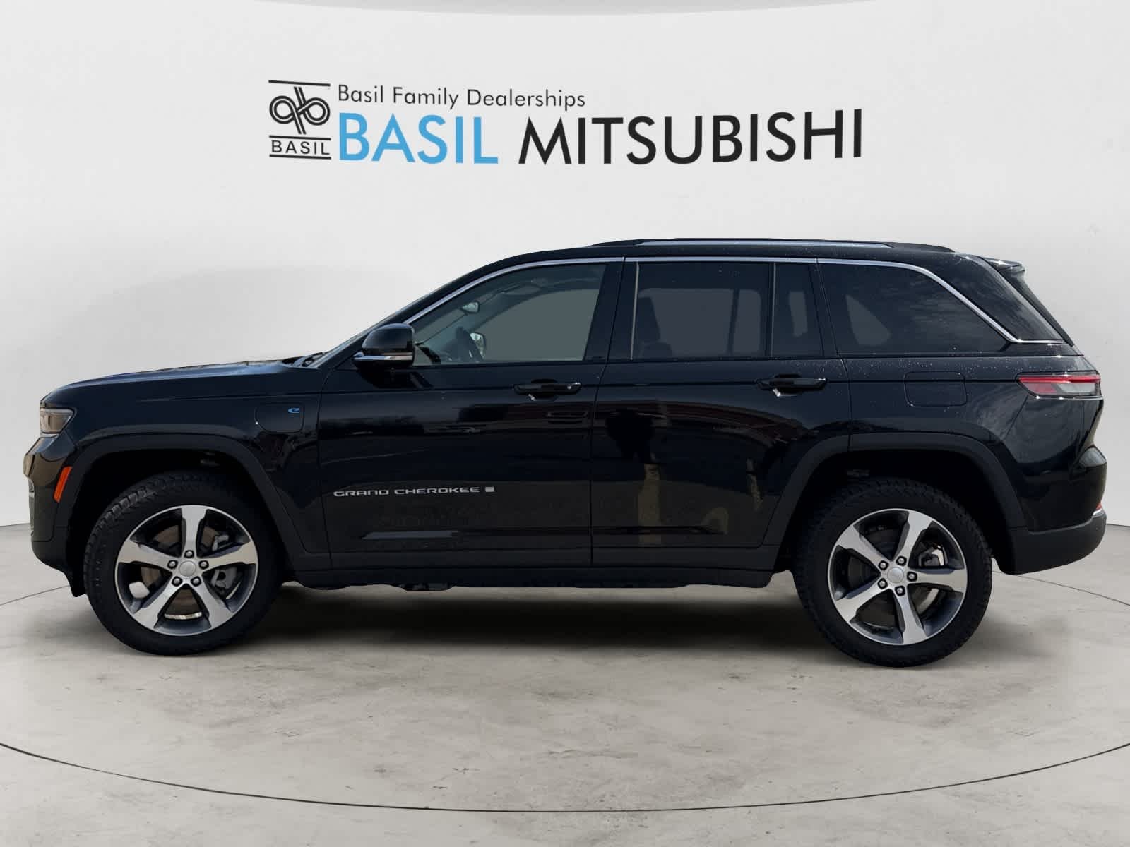 Used 2023 Jeep Grand Cherokee 4xe with VIN 1C4RJYB60PC667728 for sale in Buffalo, NY