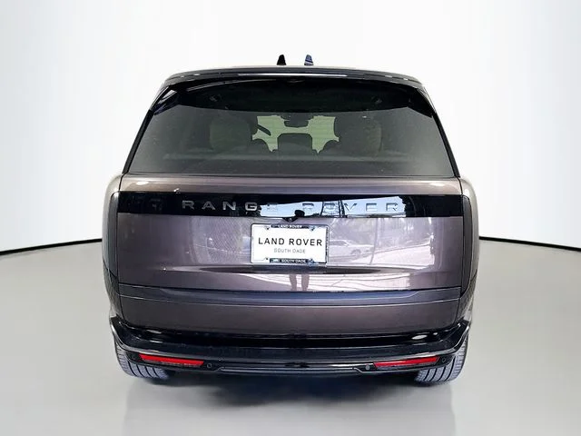 New 2026 Charente Grey Prem Met Land Rover SE image 6