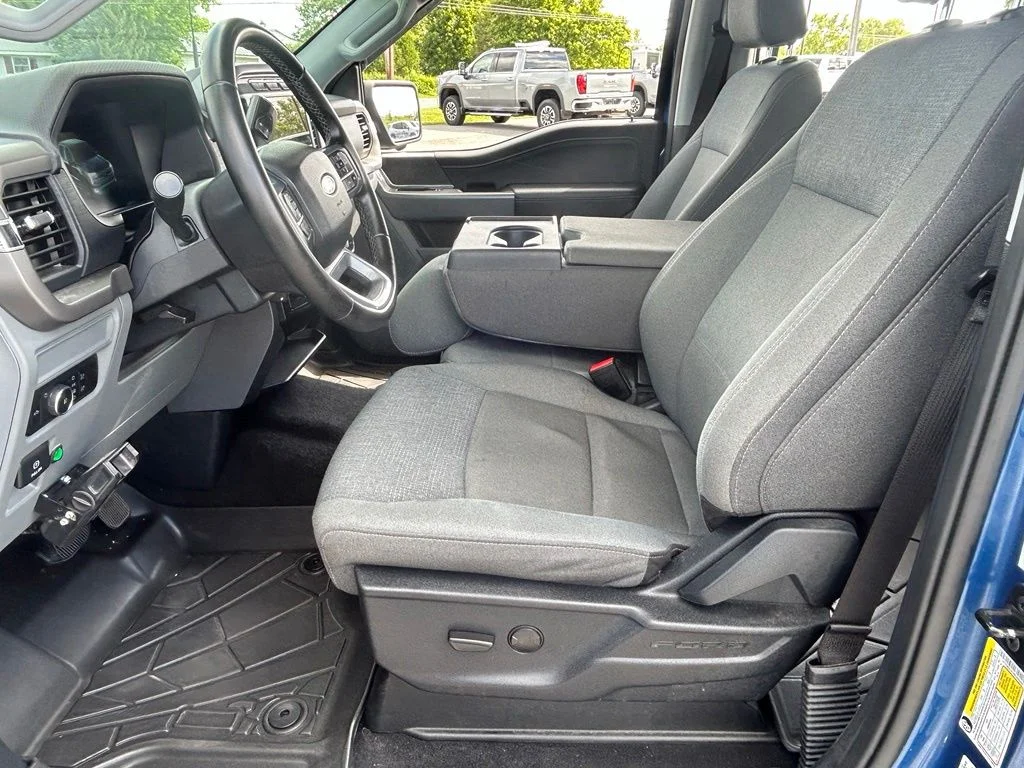 Used 2024 Blue Ford XLT image 16