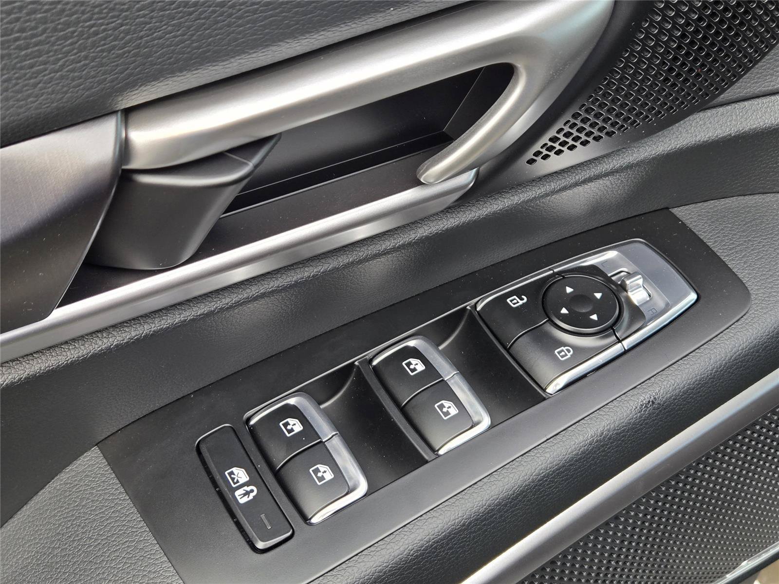 New 2025 Dark Moss Kia S image 15