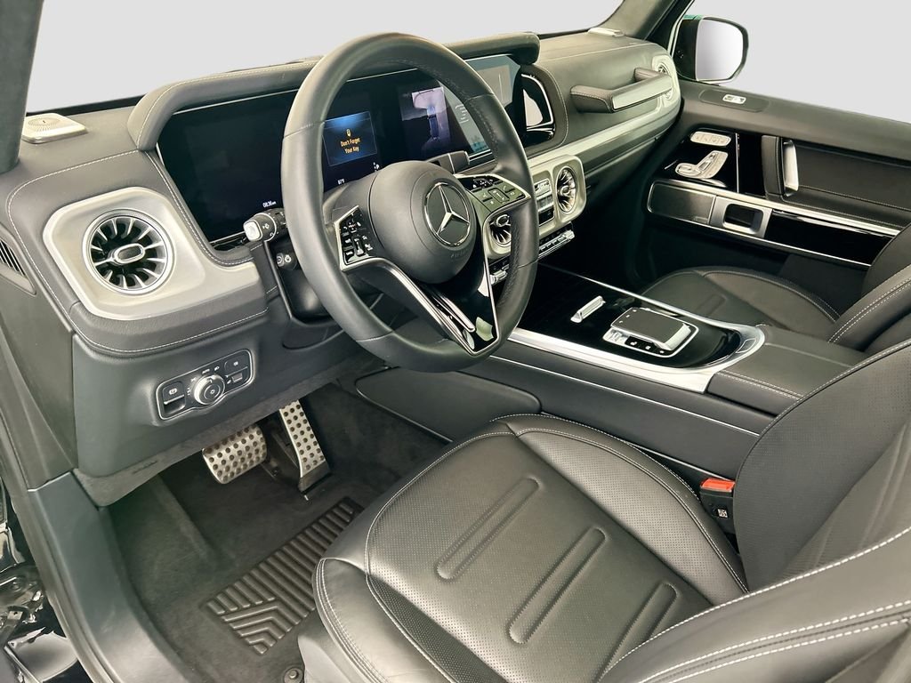 Used 2025  Mercedes-Benz G 550 image 9