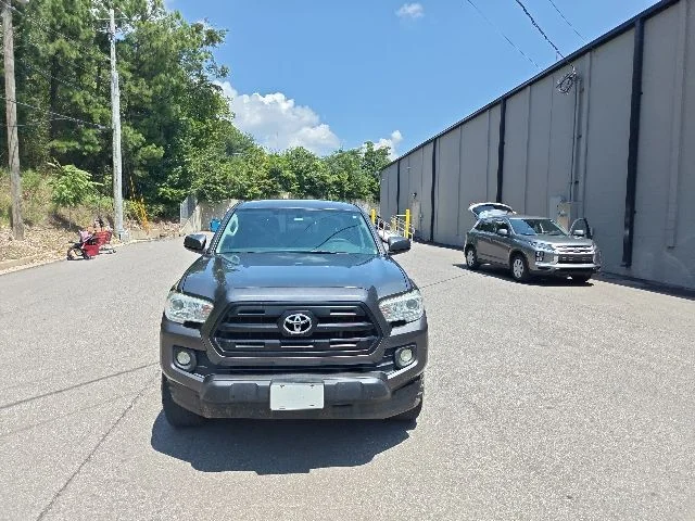 Used 2017  Toyota SR image 7