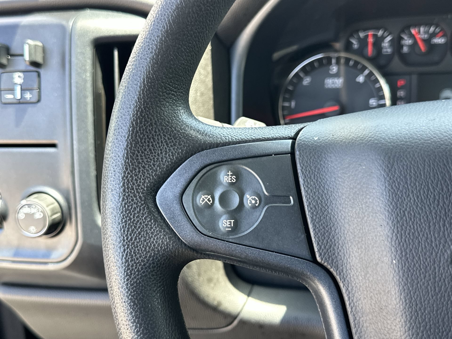 Used 2018 Black Chevrolet Custom image 27