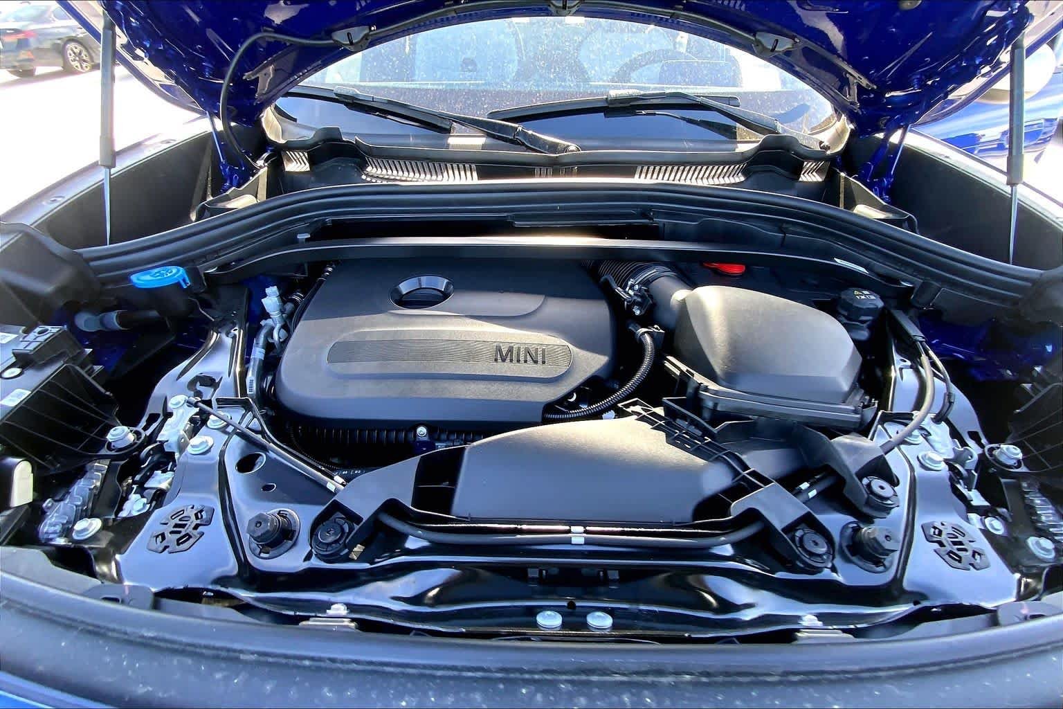 New 2026 Blazing Blue Metallic MINI Signature Plus image 16