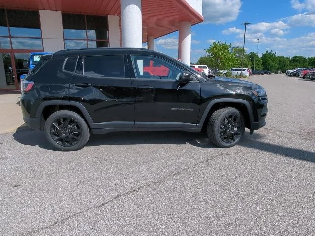 New 2026 Black Jeep Latitude image 29