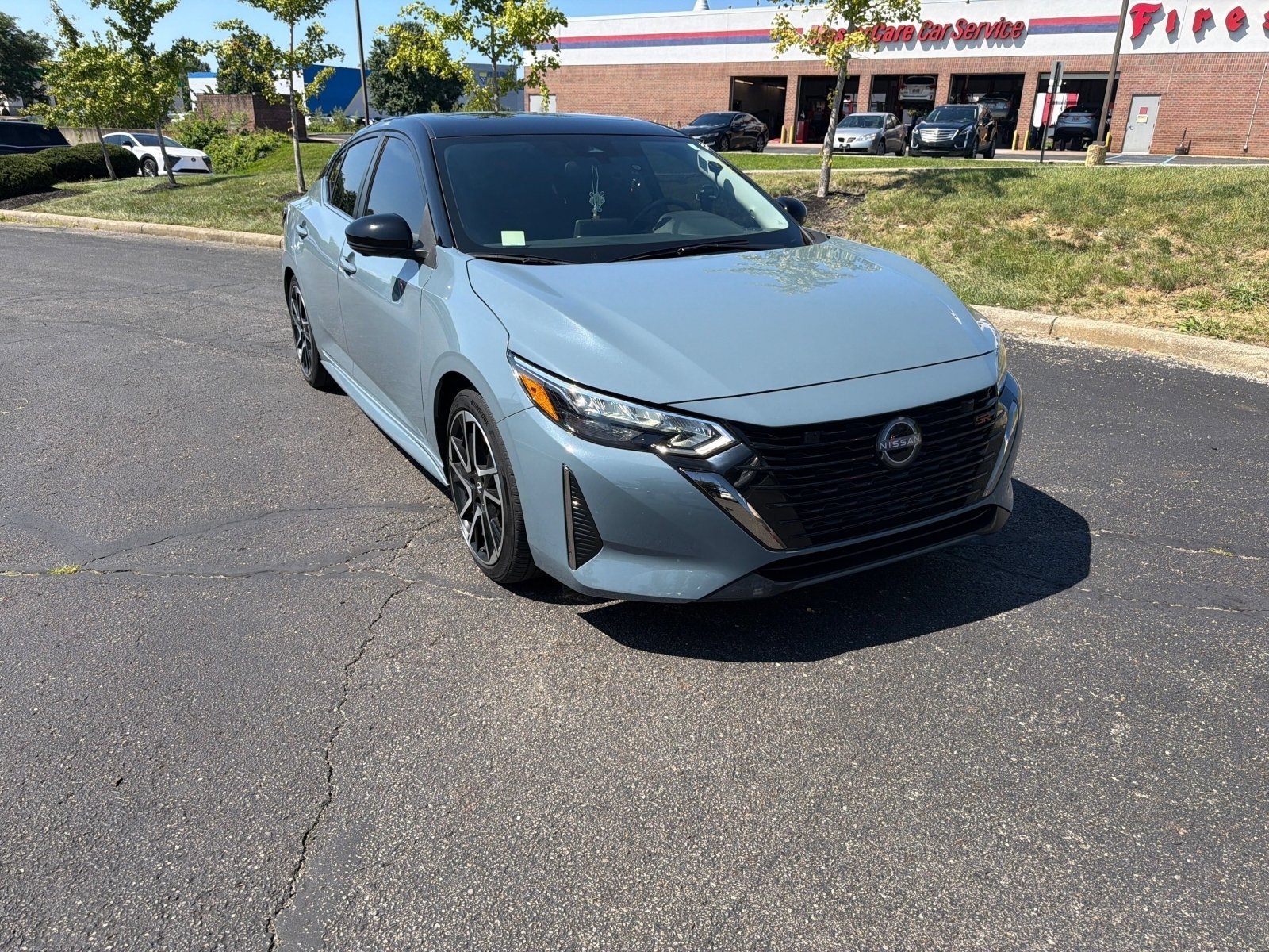 Used 2024 Atlantic Gray Metallic/Super Black Nissan SR image 24