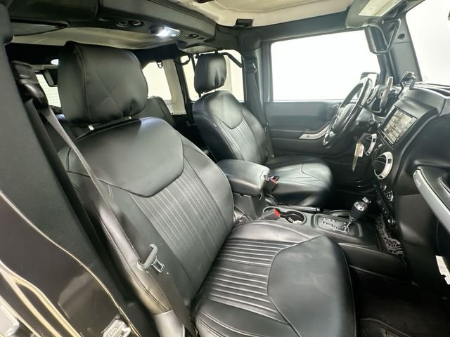Used 2017 Gray Jeep Unlimited Sahara image 25
