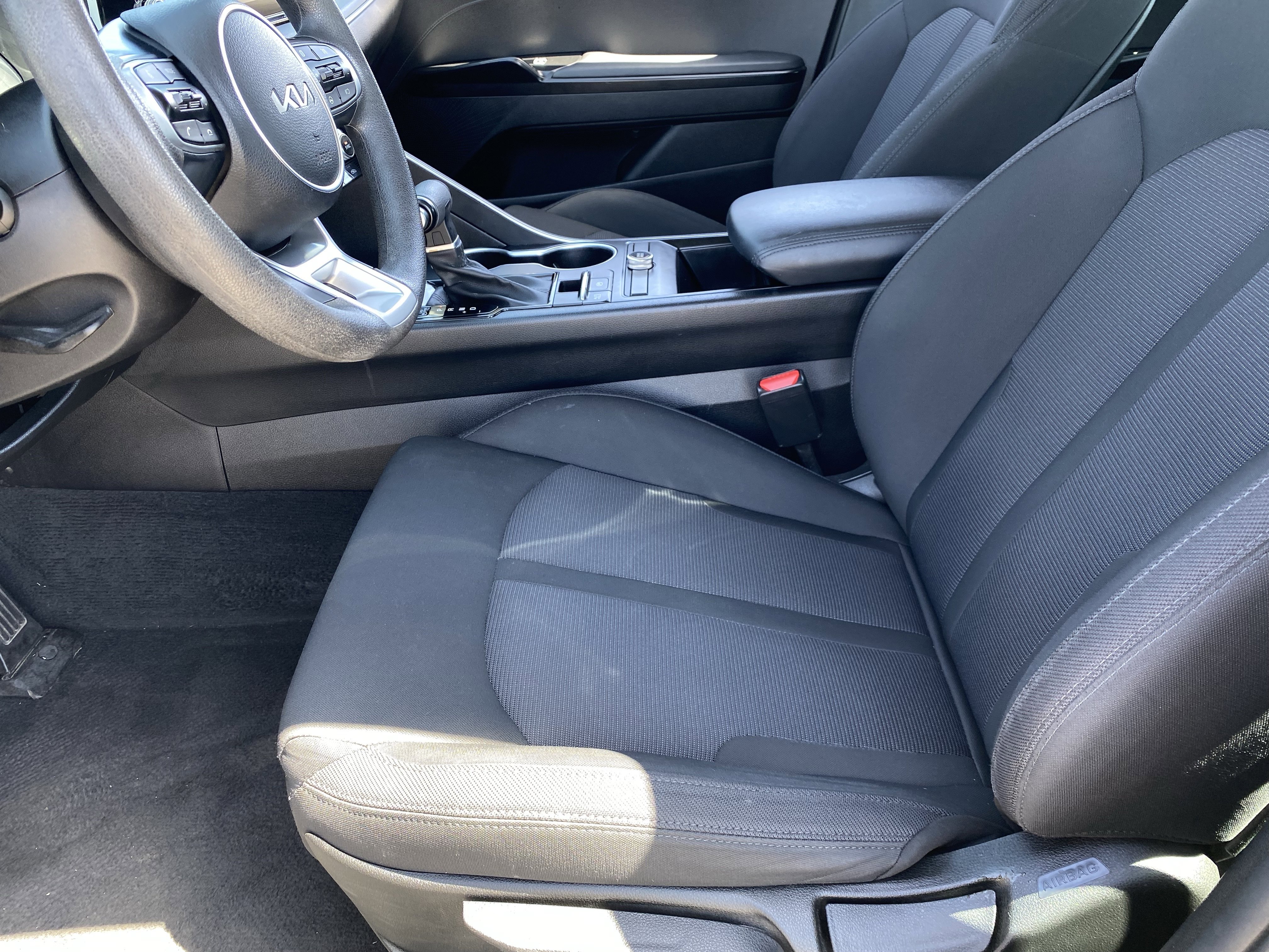 Used 2023 Everlasting Silver Kia LXS image 16