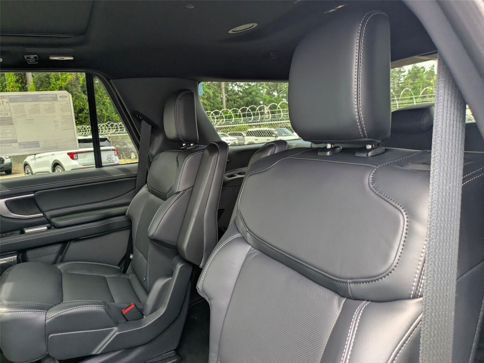 New 2026 Glacier Gray Metallic Tri-Coat Ford Platinum® image 28