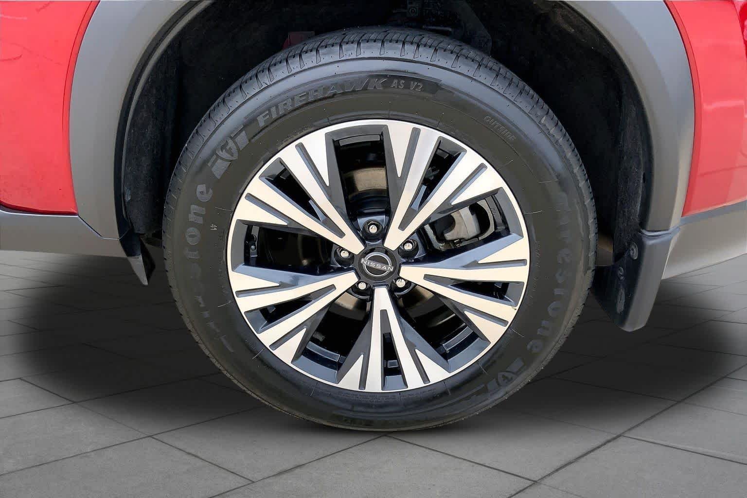 Used 2022 Scarlet Ember Tintcoat Nissan SV image 11