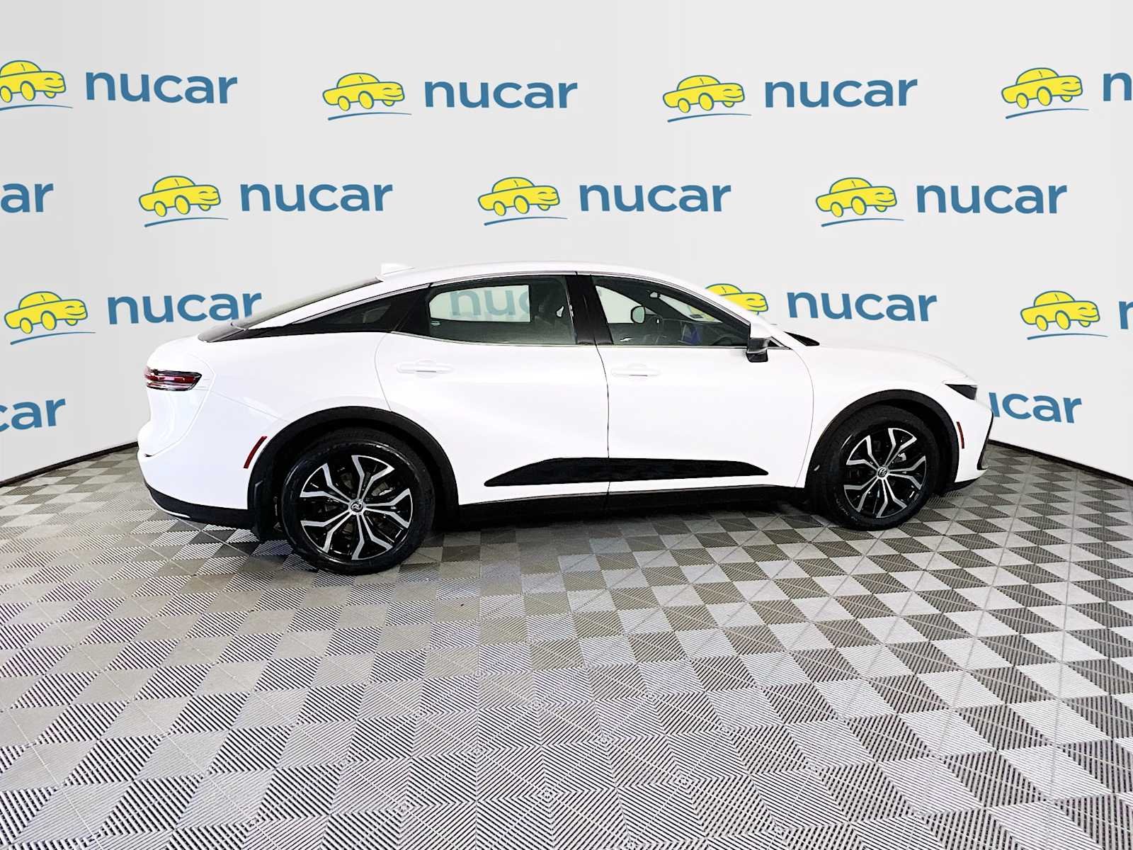 Used 2023 Oxygen White Toyota XLE image 8