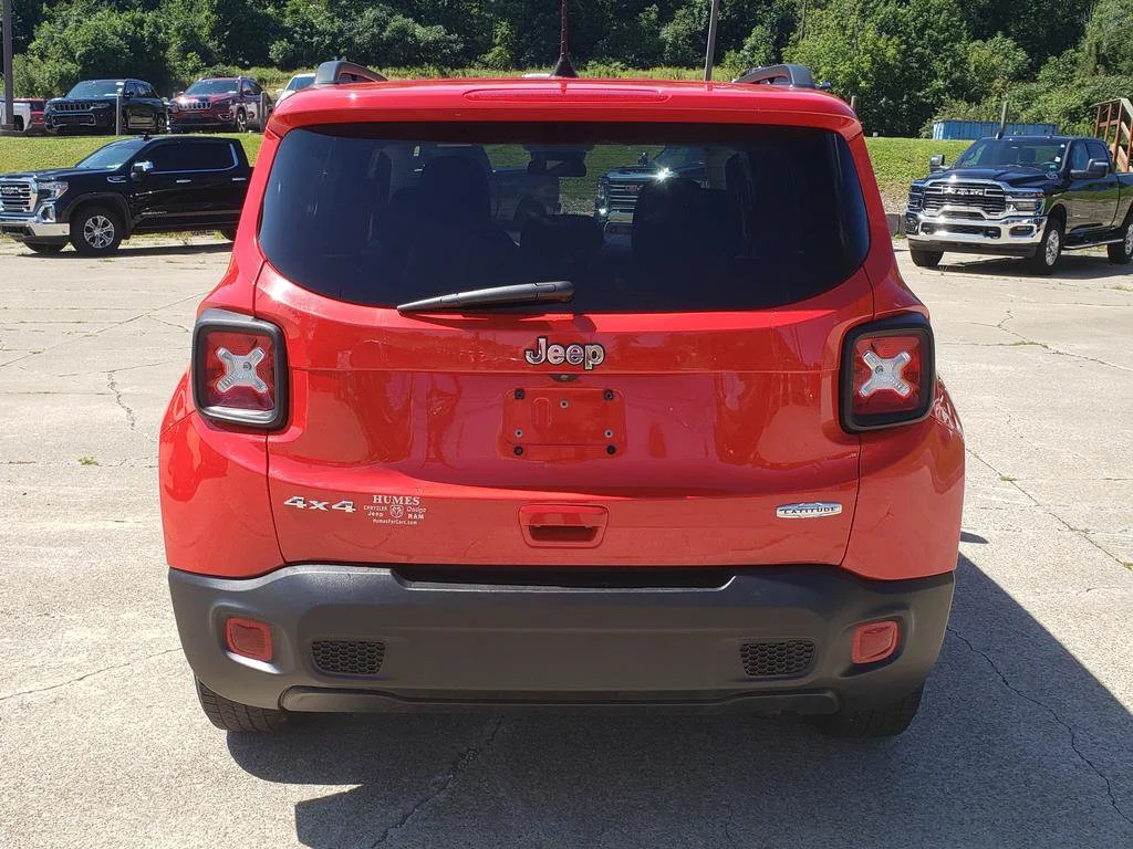 Used 2021 Colorado Red Clearcoat Jeep Latitude image 4