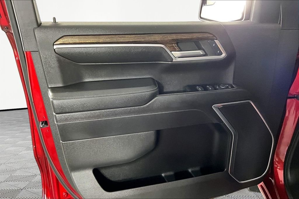 Used 2024 Red GMC Elevation image 20