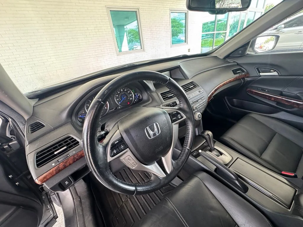 Used 2010 Polished Metal Metallic Honda EX-L image 13