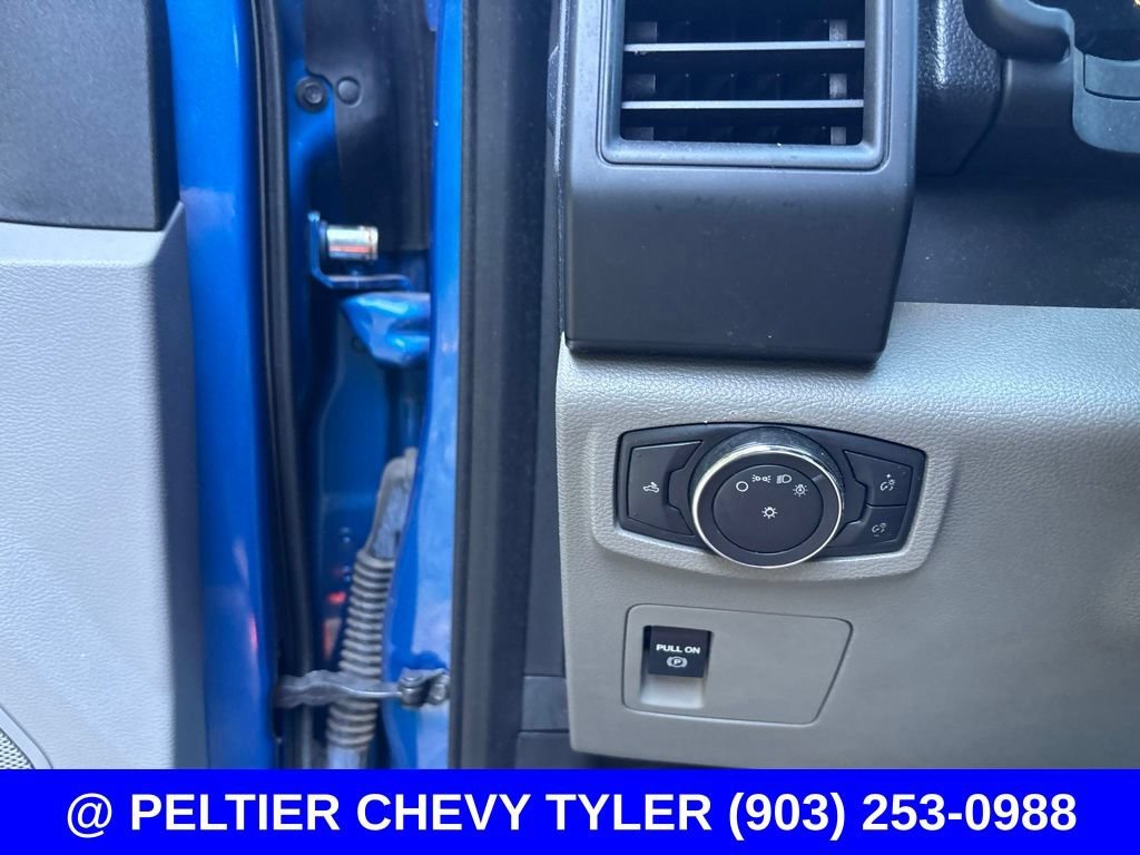 Used 2015  Ford XL image 11