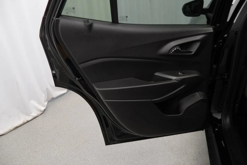 New 2026 Mosaic Black Metallic Chevrolet ACTIV image 24