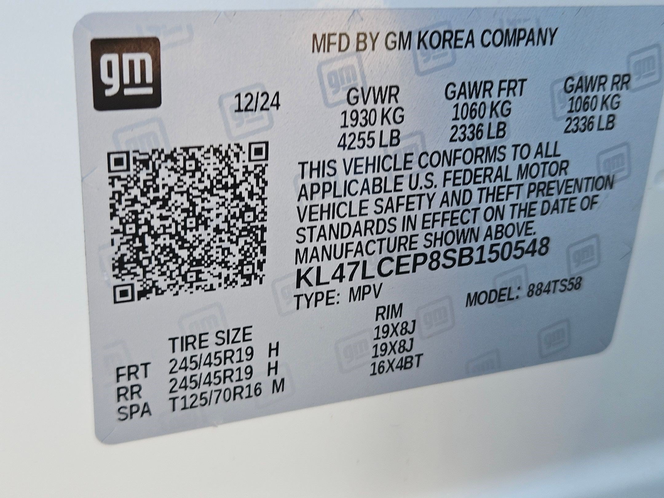 Used 2025 White Frost Tricoat Buick Avenir image 36